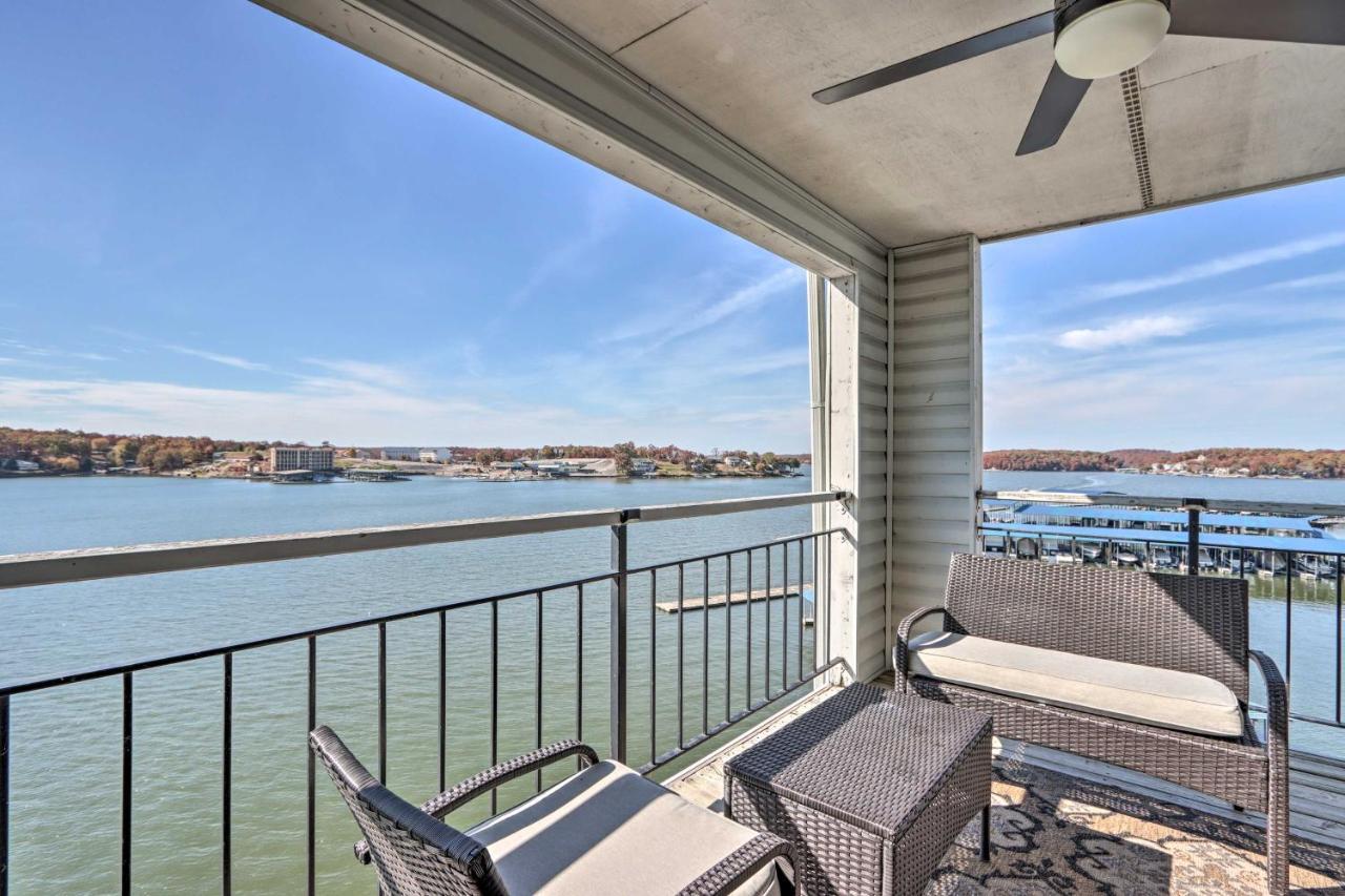 Sunny Osage Beach With Balcony And Lakefront View Екстериор снимка