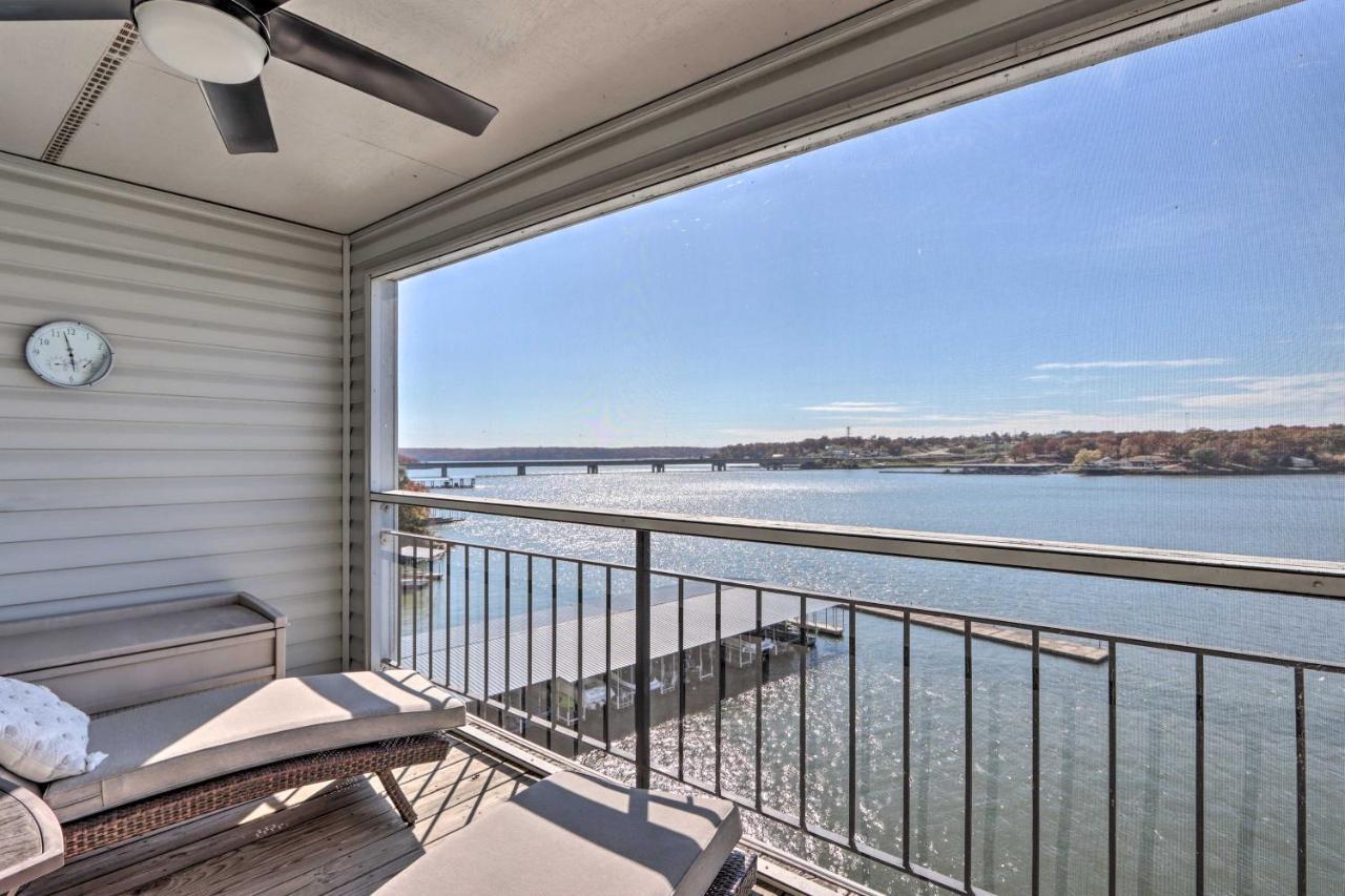 Sunny Osage Beach With Balcony And Lakefront View Екстериор снимка