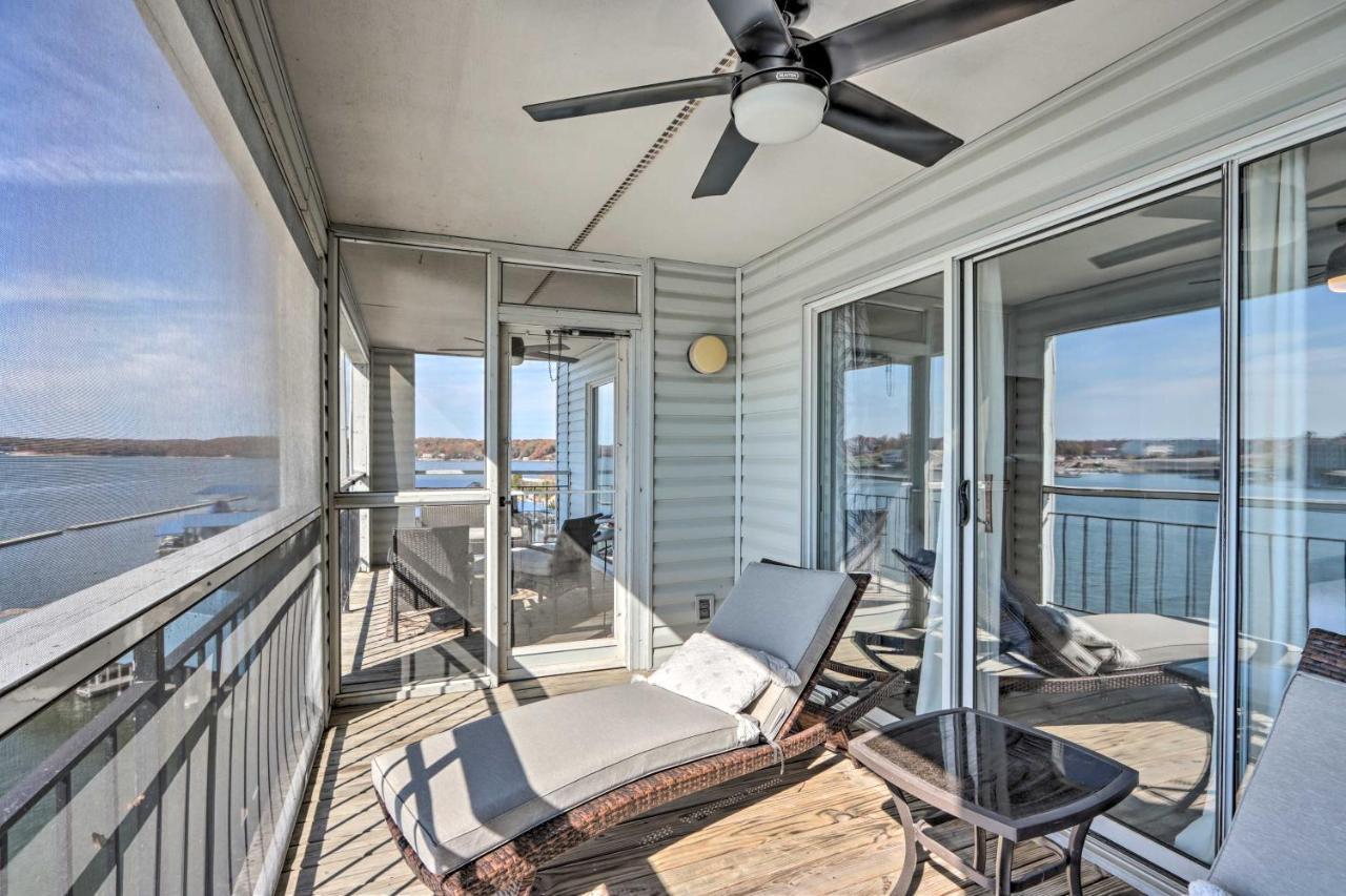 Sunny Osage Beach With Balcony And Lakefront View Екстериор снимка